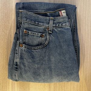 Levi’s | men’s light wash 550 relax fit jeans W32 L27